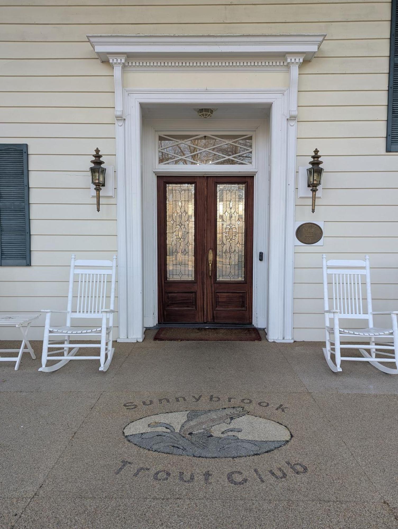 Farrell House Lodge At Sunnybrook Trout Club Sandusky Exteriör bild