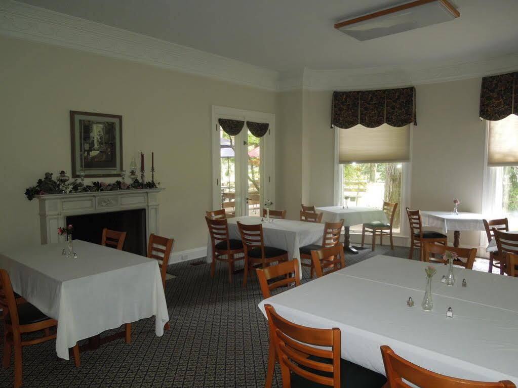 Farrell House Lodge At Sunnybrook Trout Club Sandusky Exteriör bild